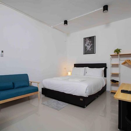 Laewan Guesthouse บ้านใต้ ภายนอก รูปภาพ